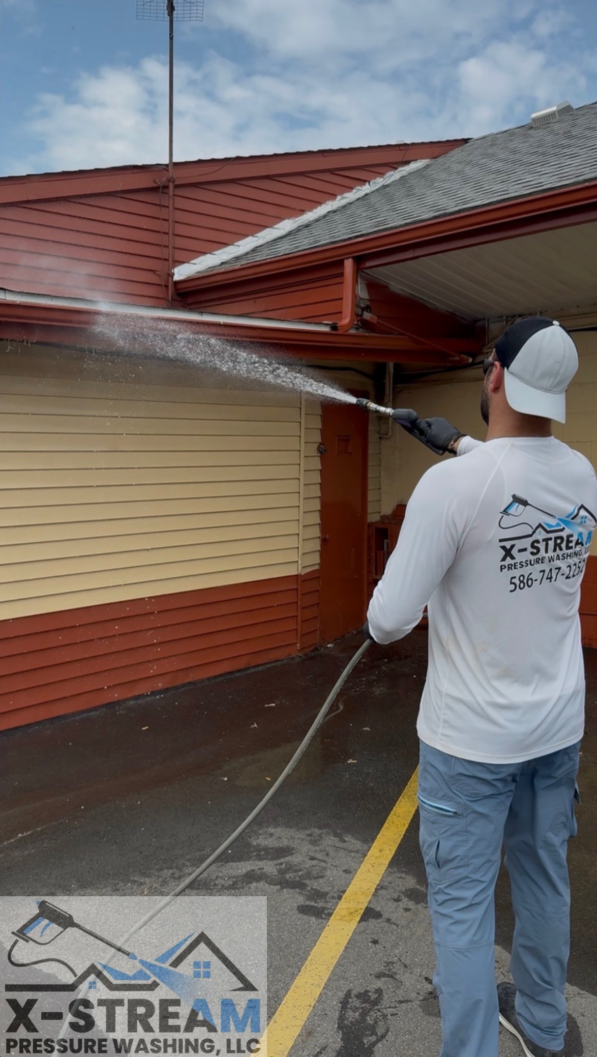 Professional Commercial Softwashing: Clinton Township, MI