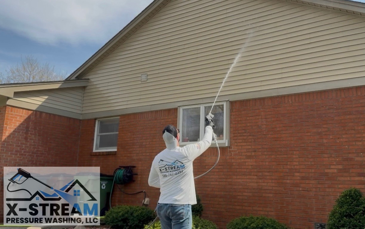Soft Washing of Vinyl in Shelby Township, MI